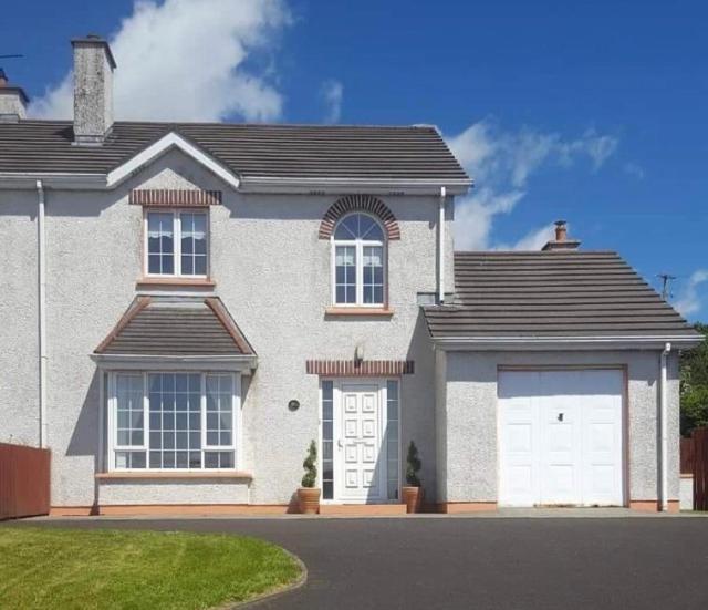 Superior 4 Bed House In Moville Donegal . Villa Buitenkant foto